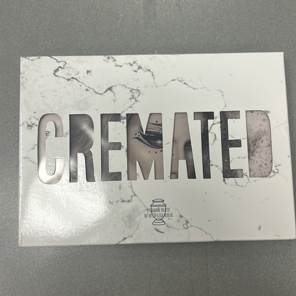 Jeffrey Star Cremated eyeshadow Pallette